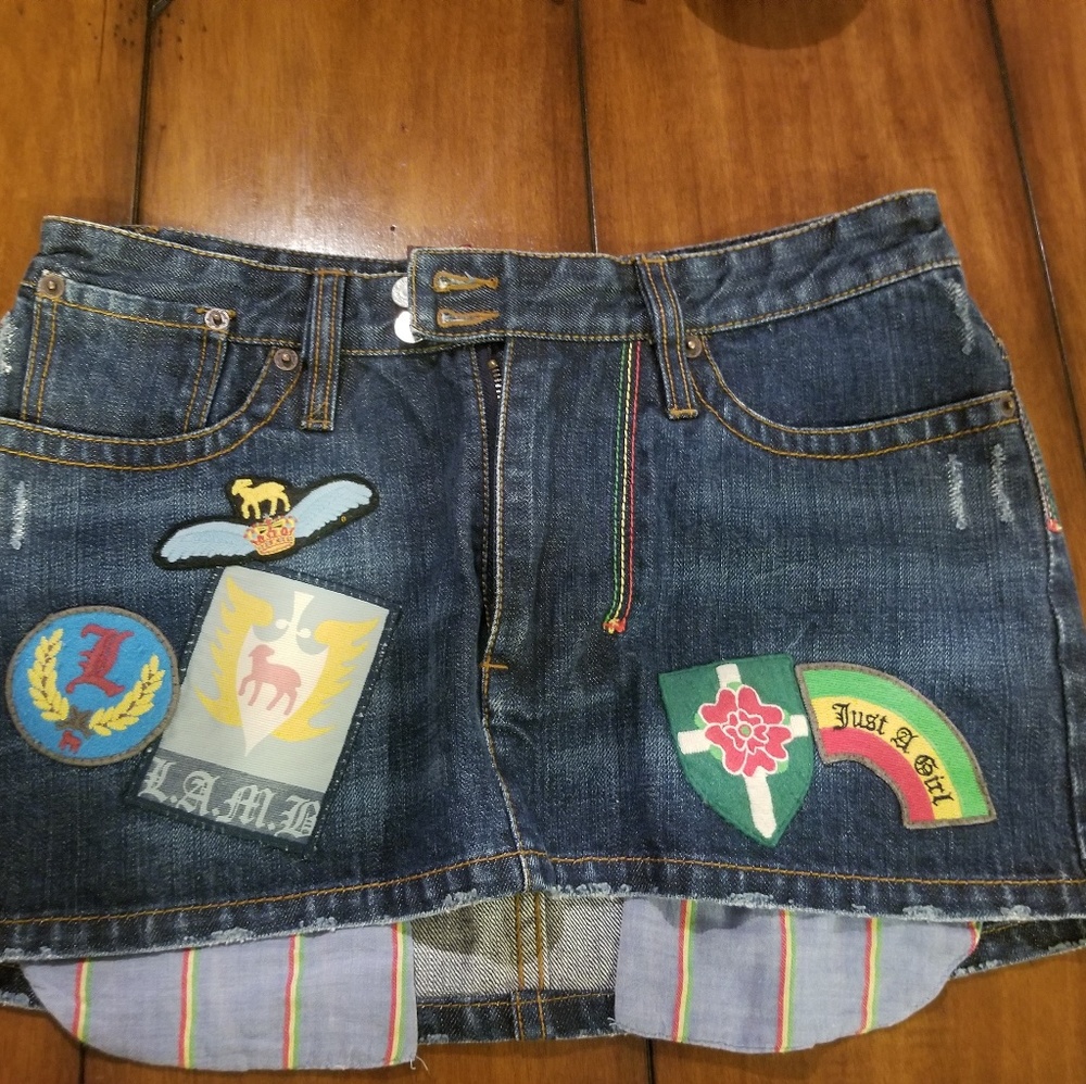 Lamb skirt with patches